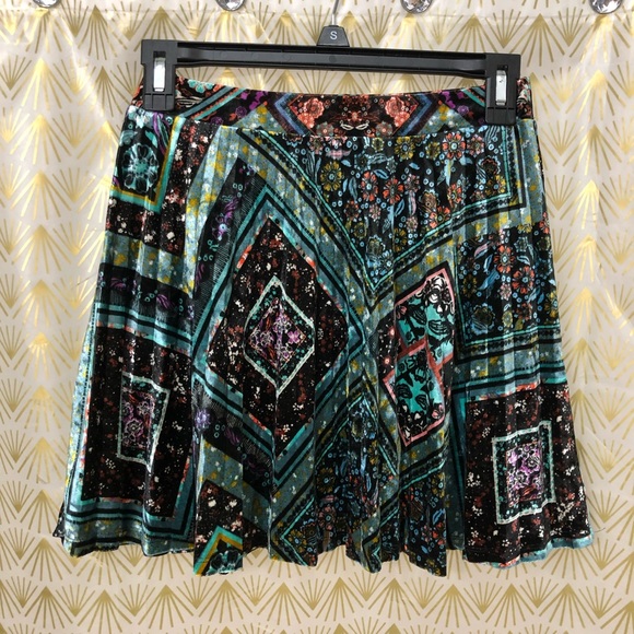 Girls Target Velvet Skirt Size Large - Picture 2 of 4